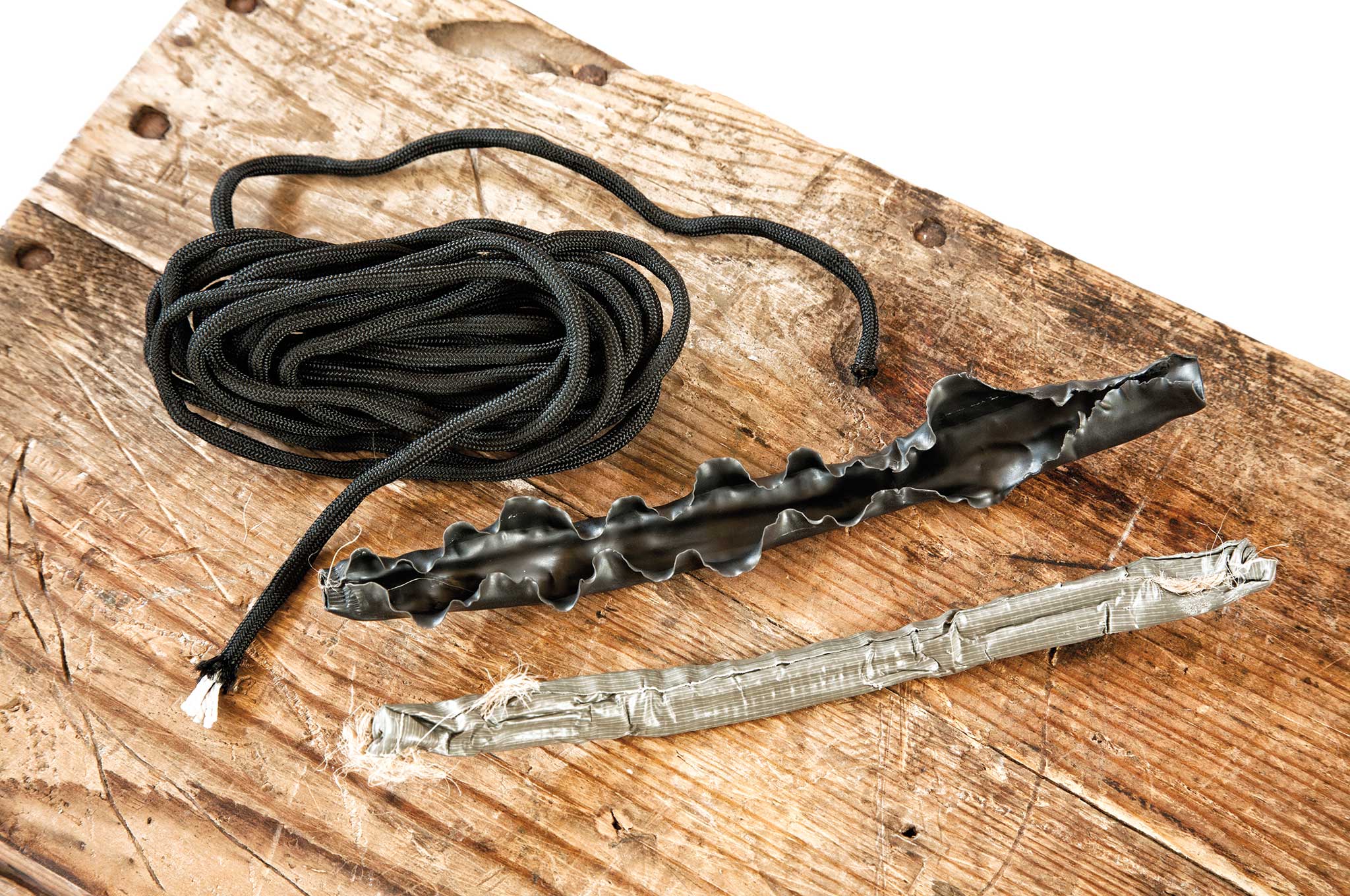 P-cord bracelet that starts fires!! Contains firesteel, striker, and built  in tinder.