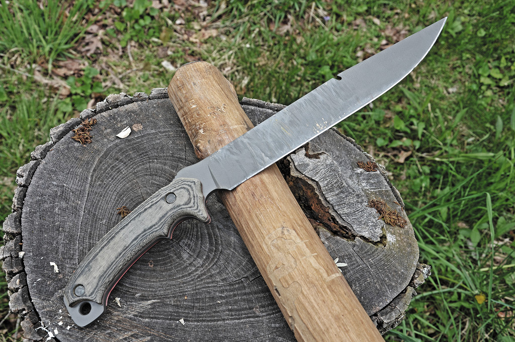 hard-wood-to-baton-and-large-knife