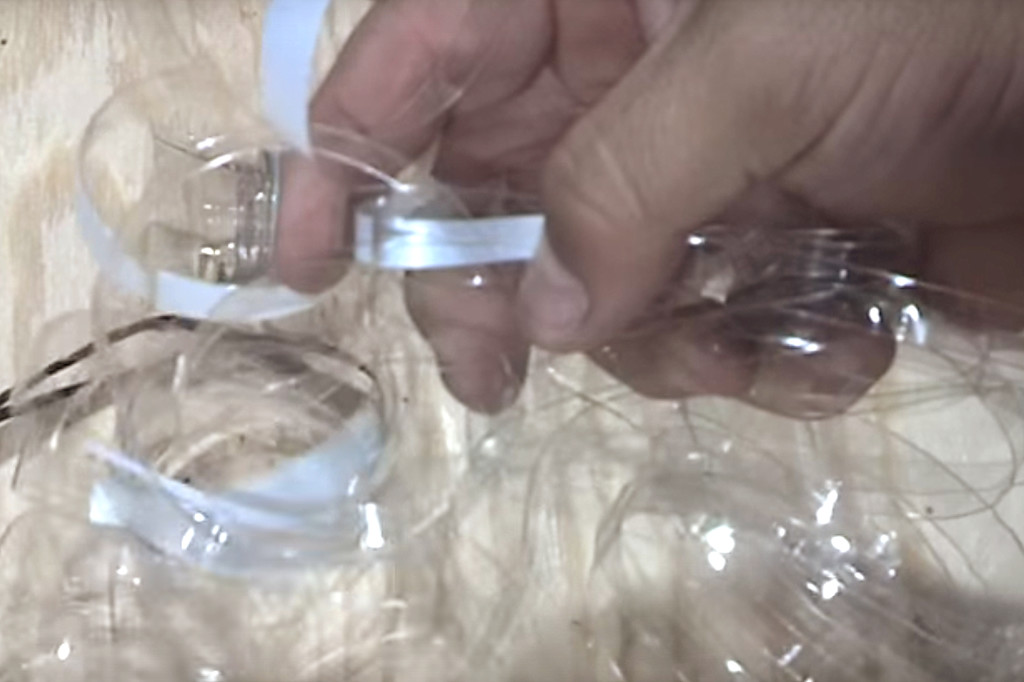 Make cordage from water bottles 02