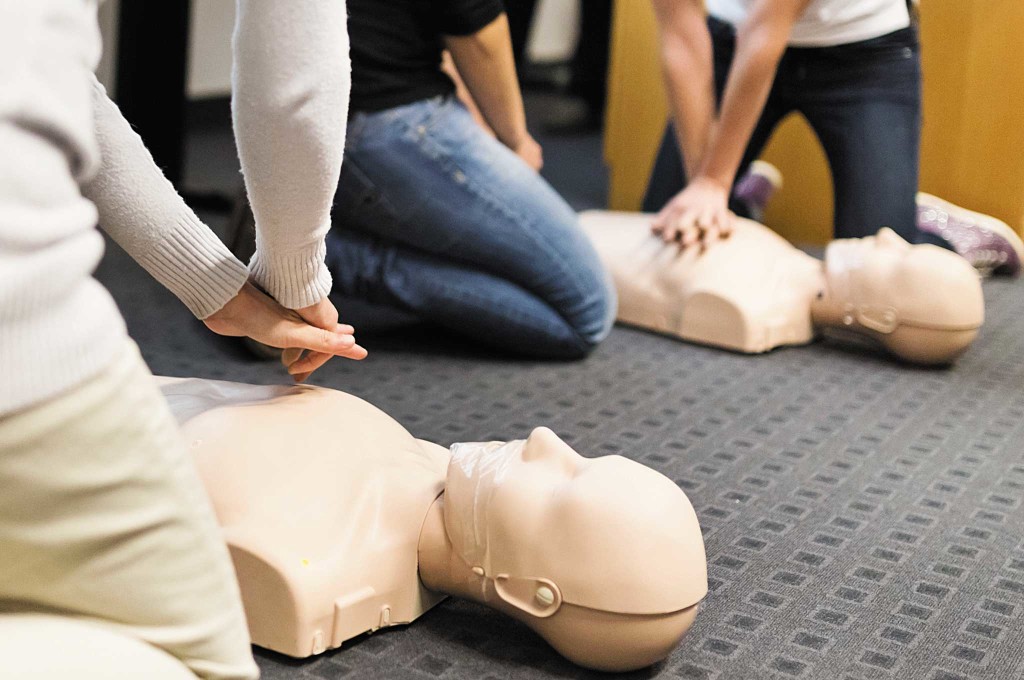 joining-a-survival-group-cpr-training-005