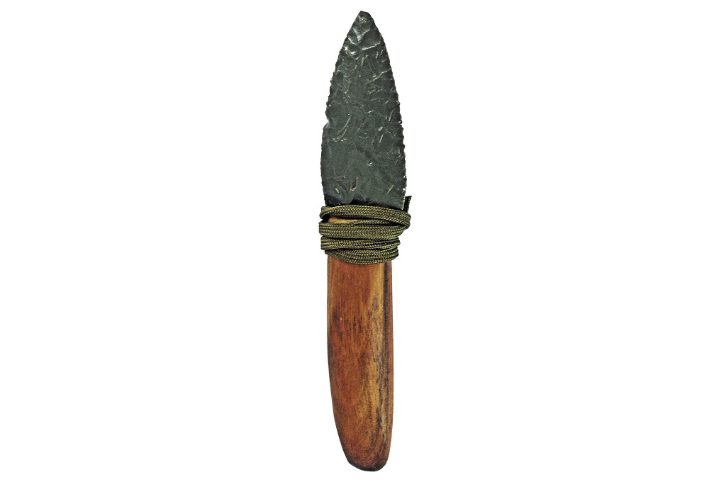 diy-knife-made-from-arrowhead-and-a-wooden-handle