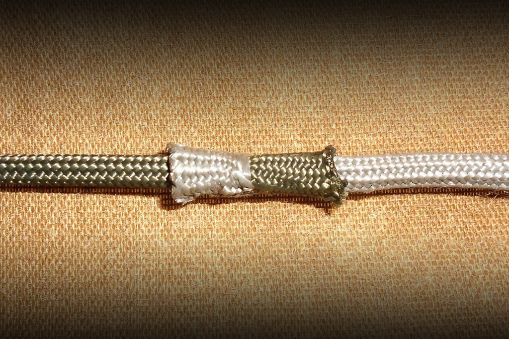 Joining paracord manny method 1