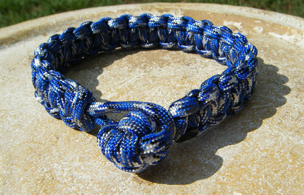 Paracord ball keychain weave knot 6